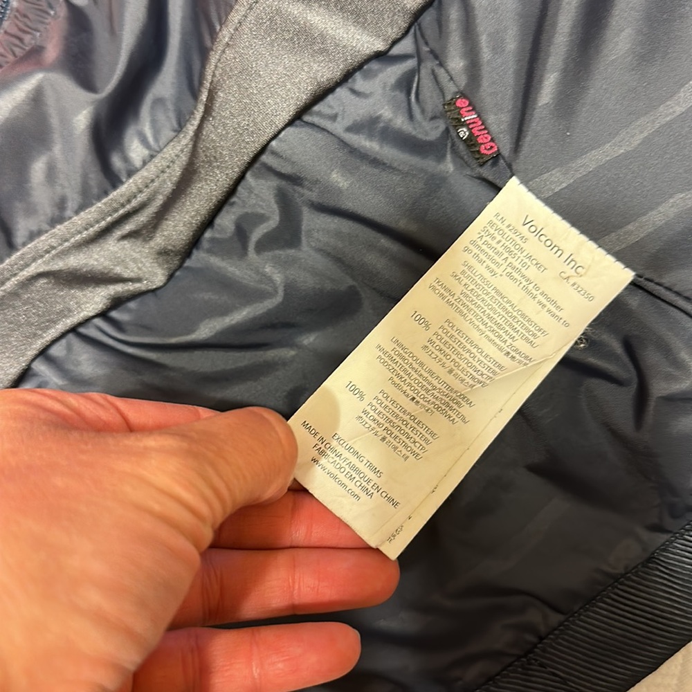 Volcom Jacket - image 6